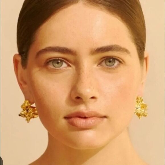 Amber Sceats x Revolve 24k Gold Plated Reese Post Earrings - Picture 2 of 4